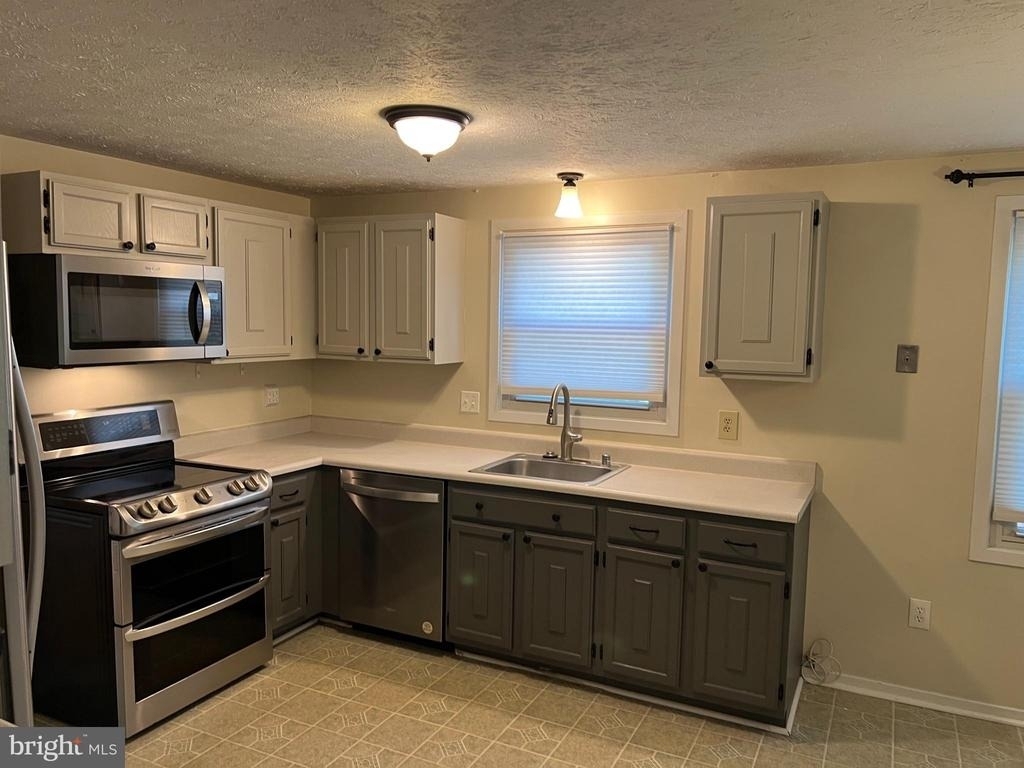 12205 Parkstream Terrace - Photo 14