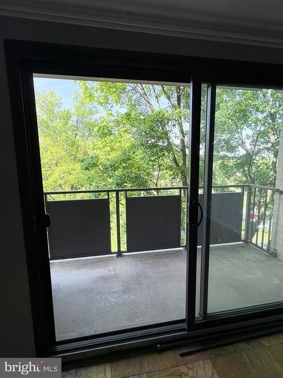 6001 Arlington Boulevard - Photo 9