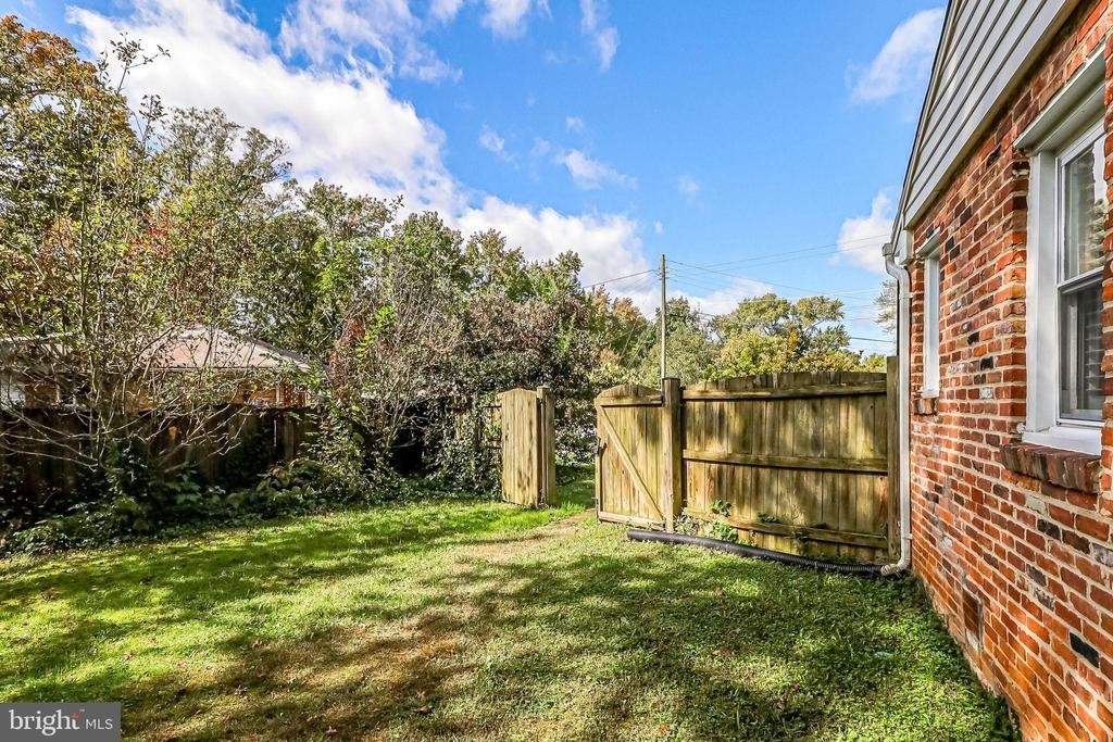 8113 Carlyle Place - Photo 36