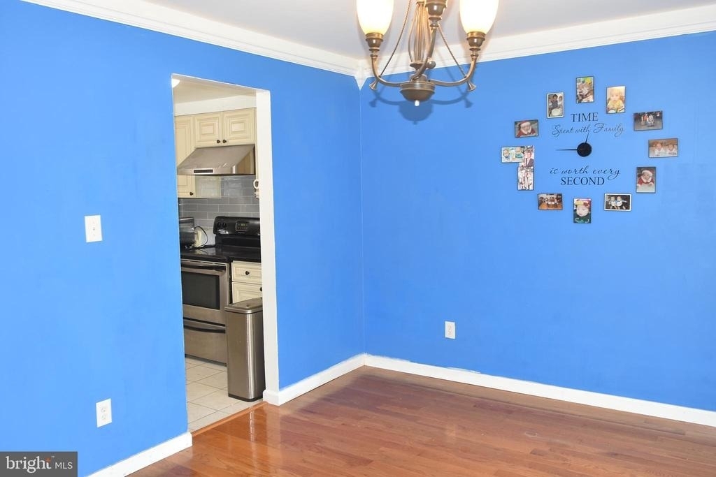 4557 King Edward Court - Photo 7