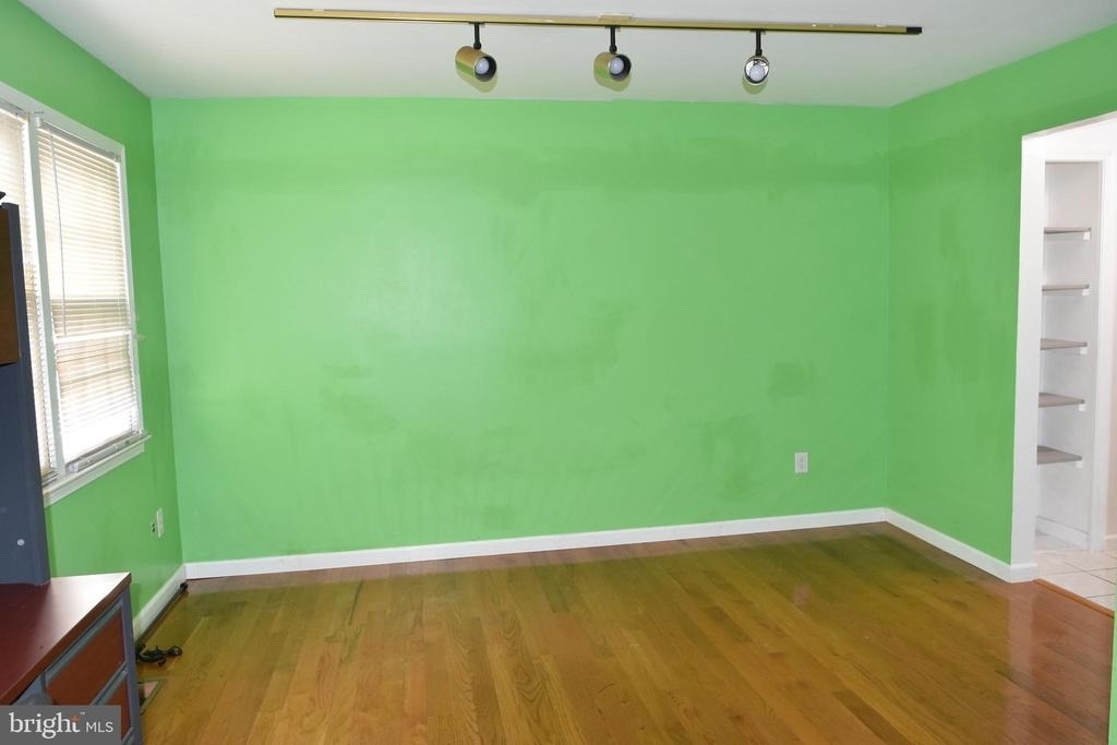 4557 King Edward Court - Photo 12