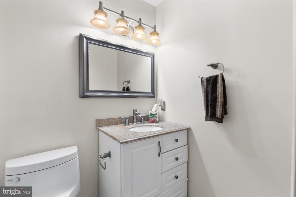 8202 Crossbrook Court - Photo 4