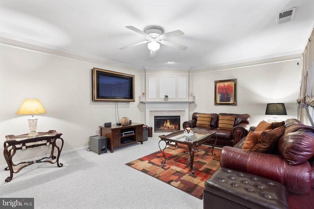 8202 Crossbrook Court - Photo 6