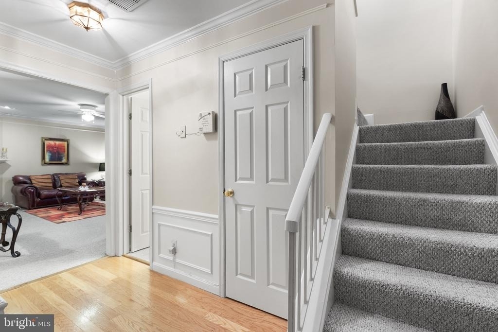 8202 Crossbrook Court - Photo 3