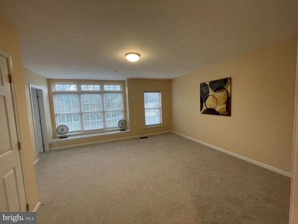 4701 Eggleston Terrace - Photo 8