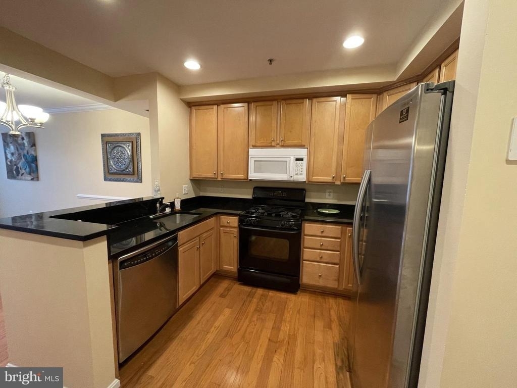 4701 Eggleston Terrace - Photo 4