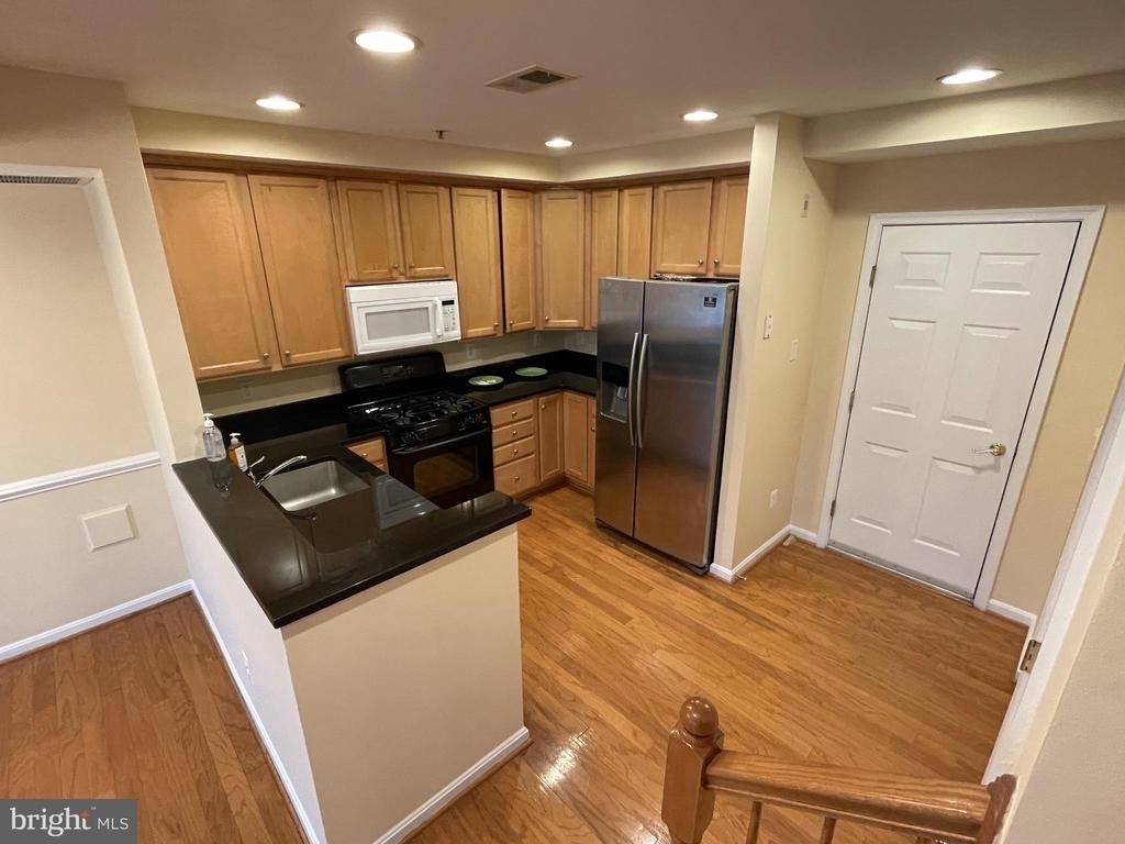 4701 Eggleston Terrace - Photo 3