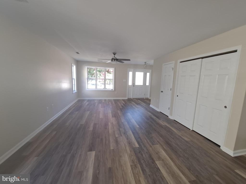 210 Amaret Street - Photo 2