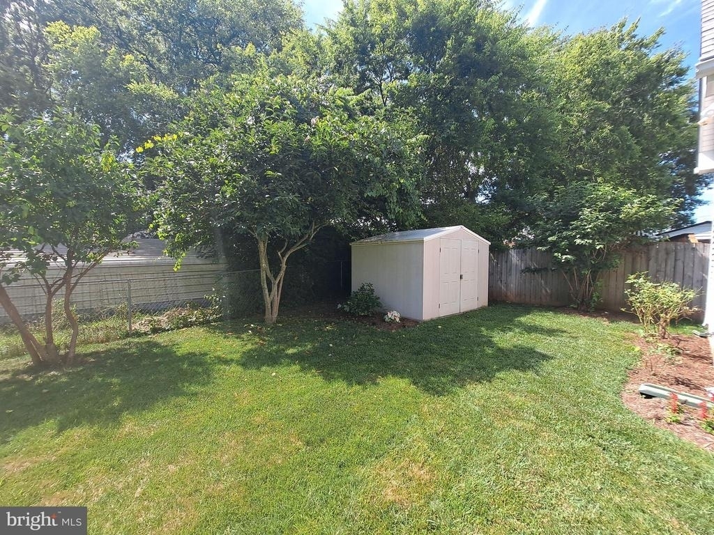210 Amaret Street - Photo 25