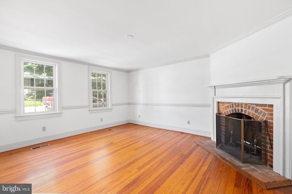 1307 Caroline Street - Photo 7