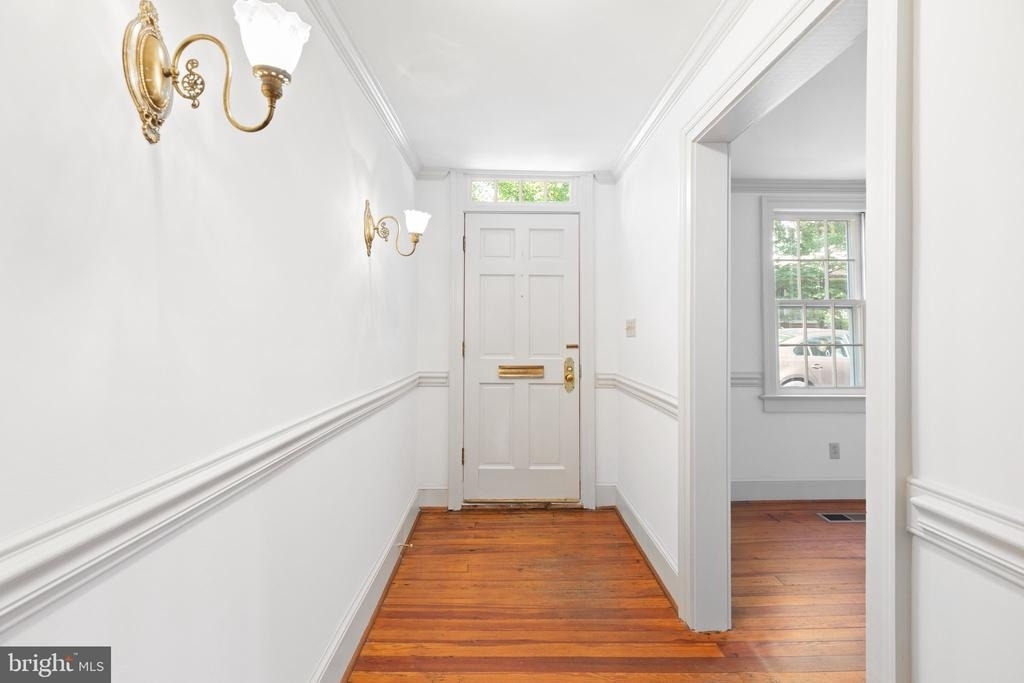 1307 Caroline Street - Photo 3