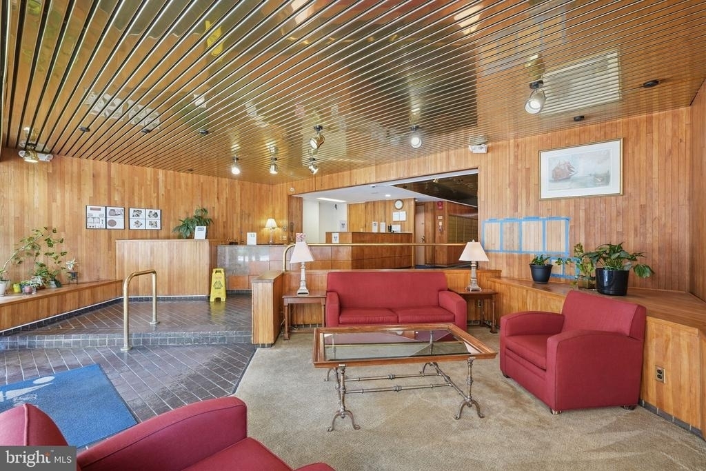 801 N Pitt Street - Photo 17