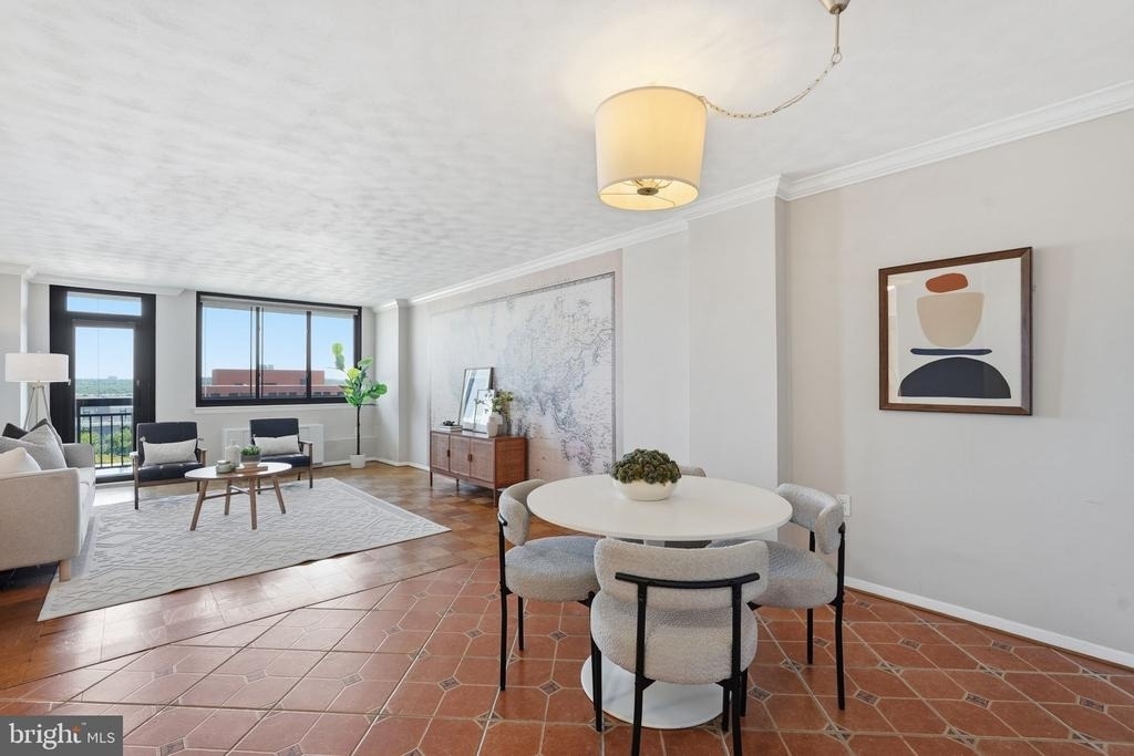 801 N Pitt Street - Photo 2