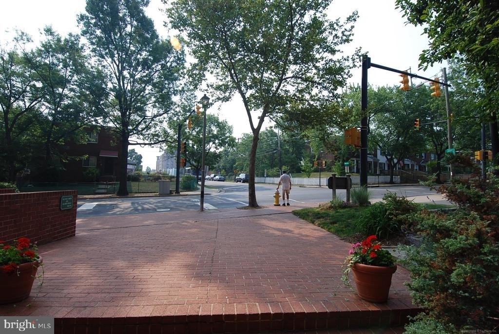 610 N West Street - Photo 25