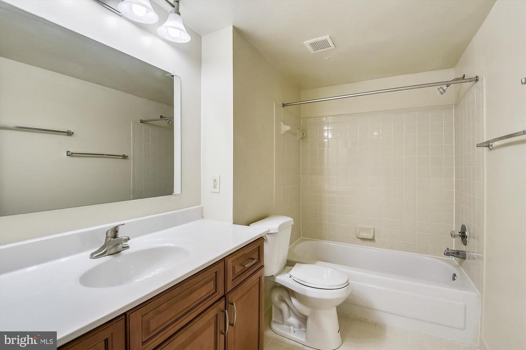 610 N West Street - Photo 9