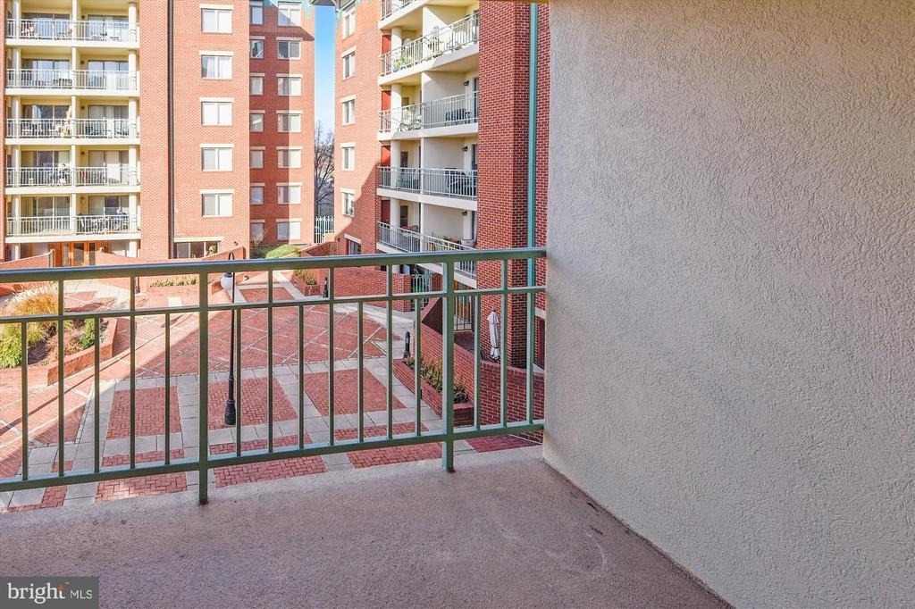 610 N West Street - Photo 8