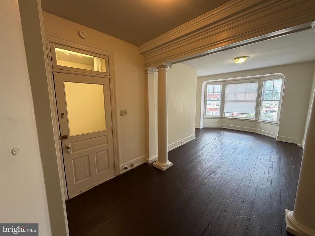 132 W Market Street - Photo 0