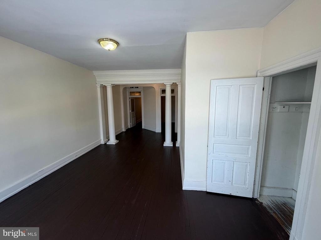 132 W Market Street - Photo 2
