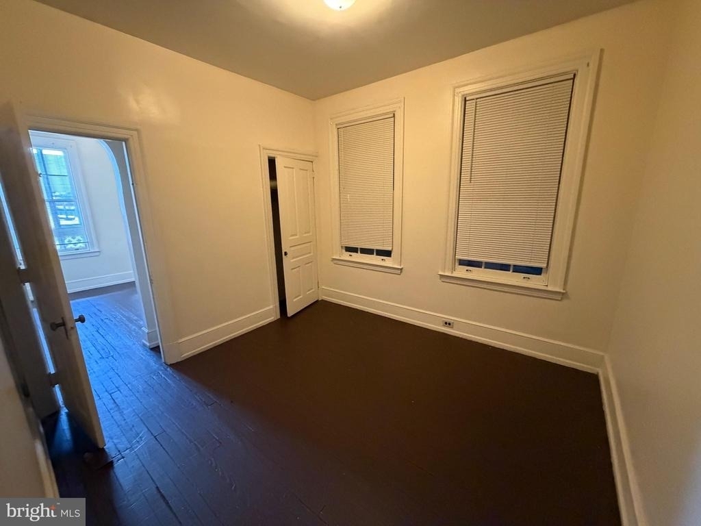132 W Market Street - Photo 7