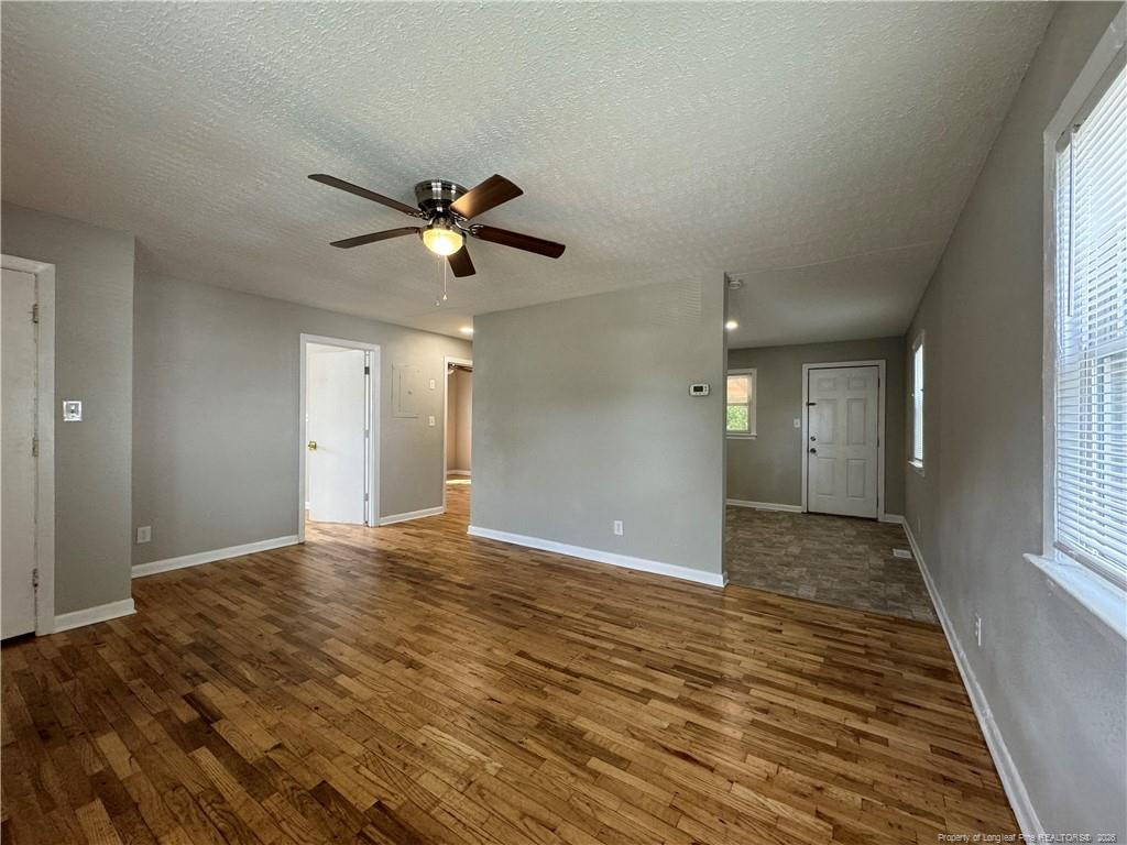 405 Laura Court - Photo 2
