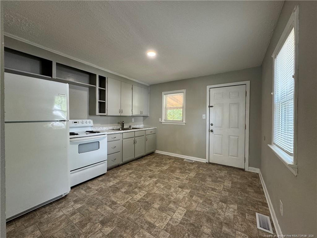 405 Laura Court - Photo 5