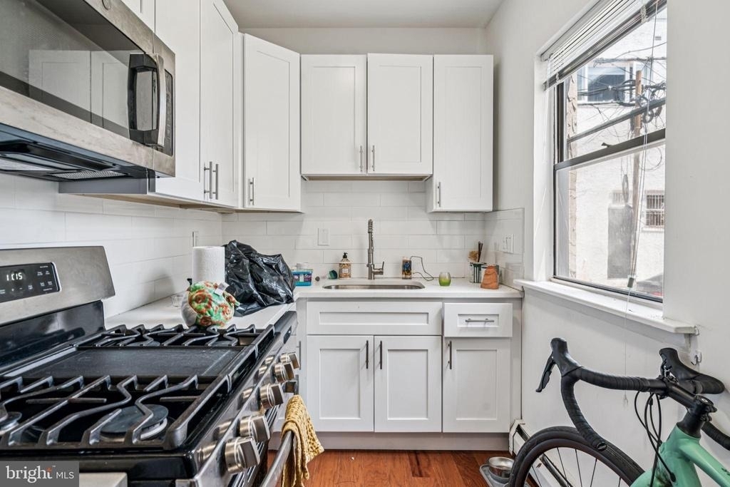 1917 Spring Garden Street - Photo 1