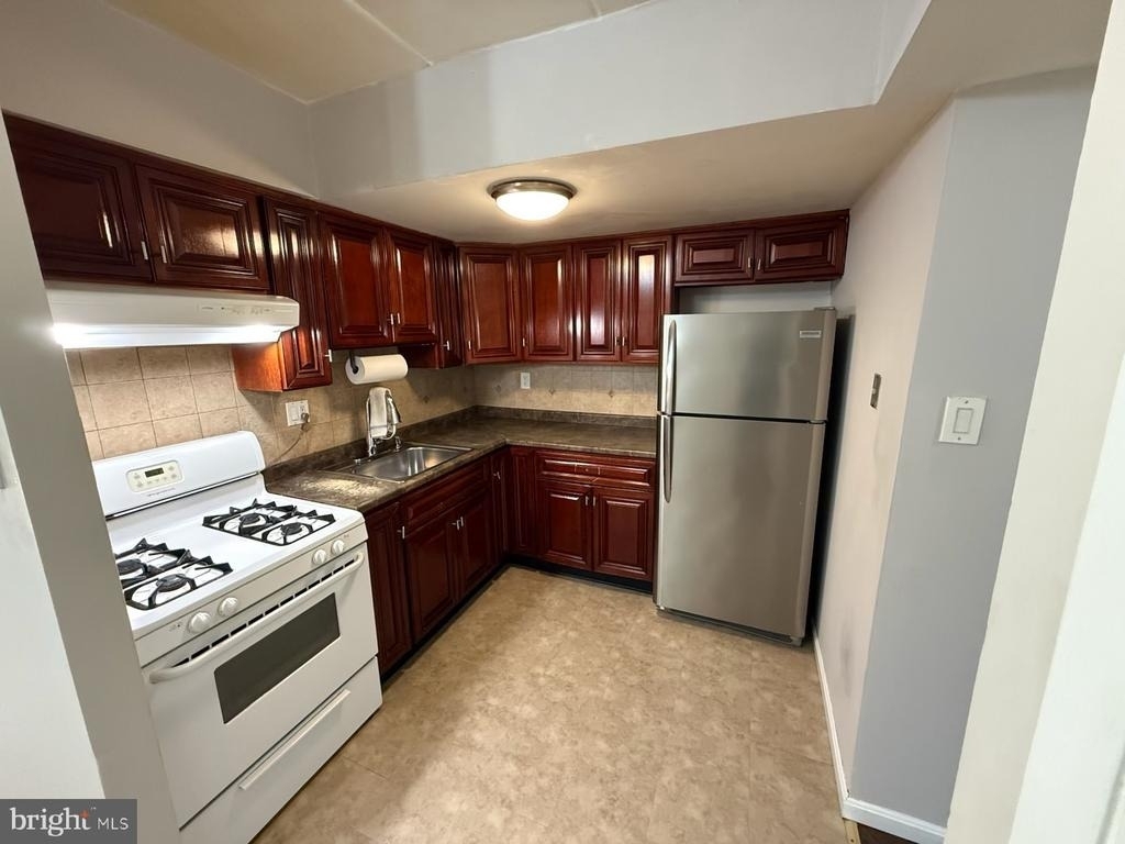 9841 Northeast Avenue - Photo 4