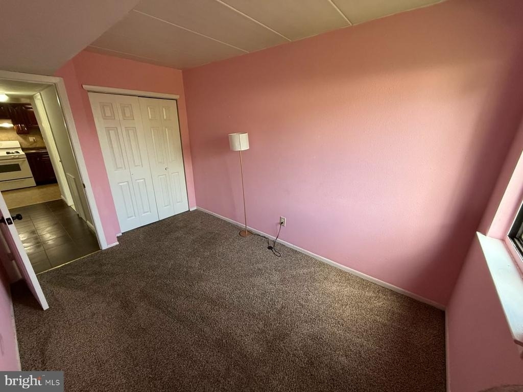 9841 Northeast Avenue - Photo 12