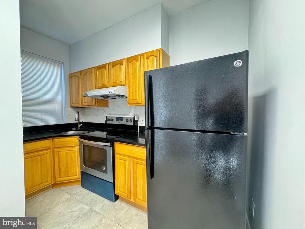 3739 Lancaster Avenue - Photo 2