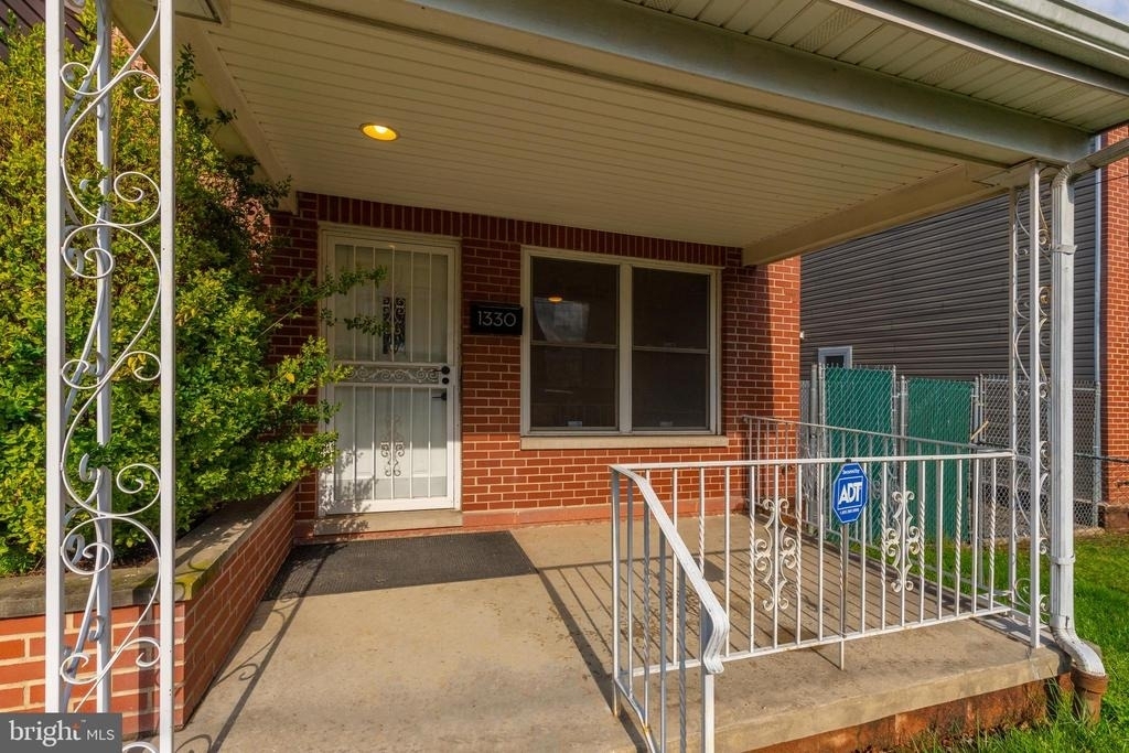 1330 N Hancock Street - Photo 4