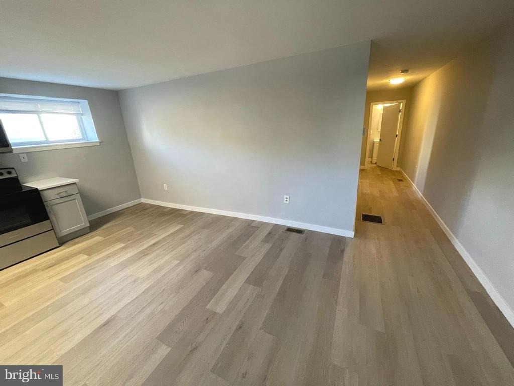 3500 Ainslie Street - Photo 1