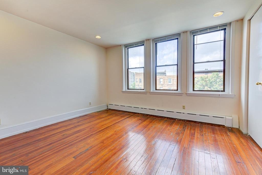 1825 S Broad Street - Photo 16