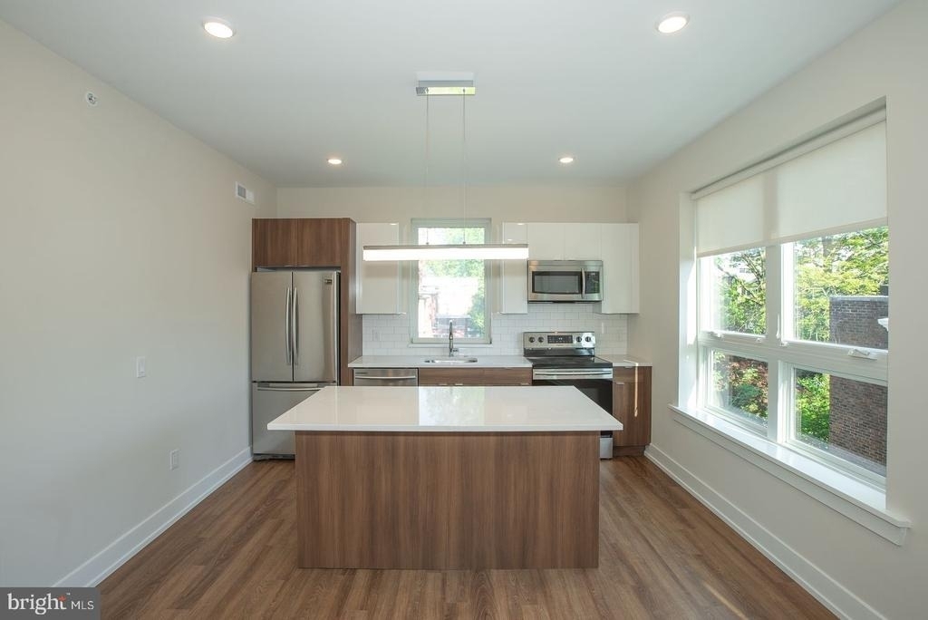 4534 Spruce Street - Photo 3