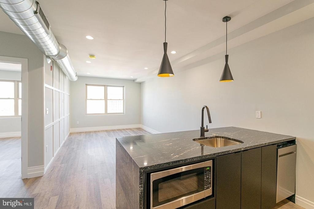 526 Brown Street - Photo 3