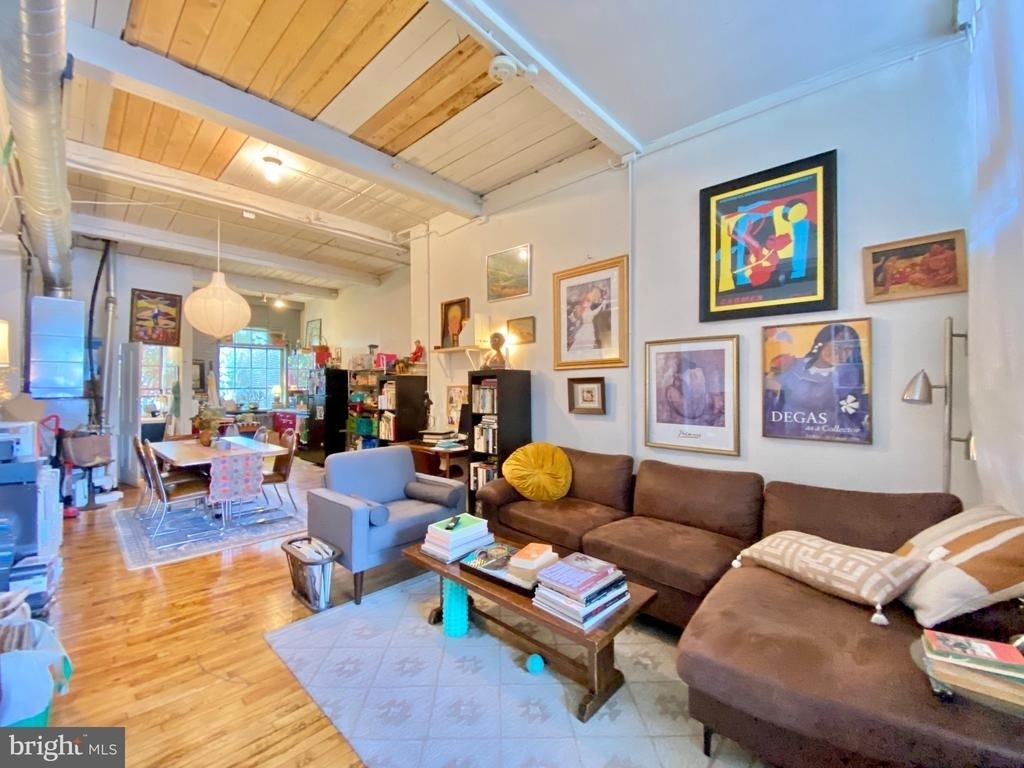14 W Harvey Street - Photo 0