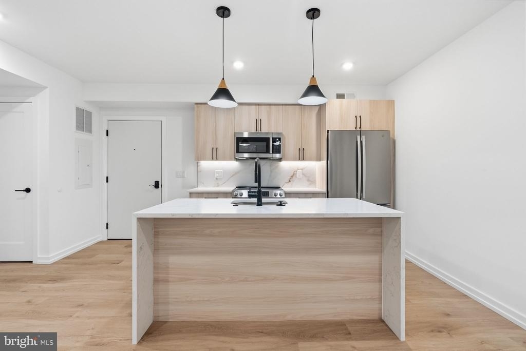 208 Vine Street - Photo 0