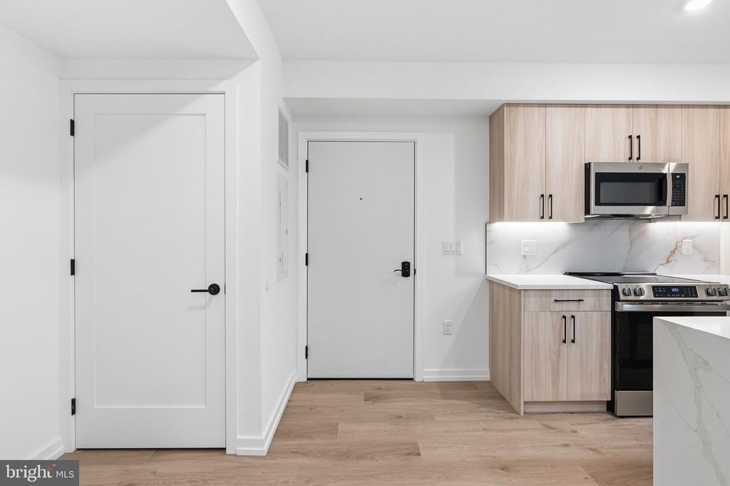 208 Vine Street - Photo 2