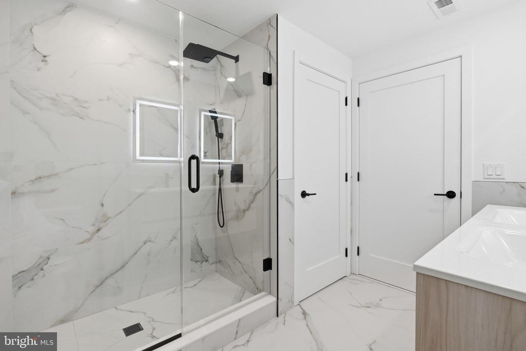 208 Vine Street - Photo 13