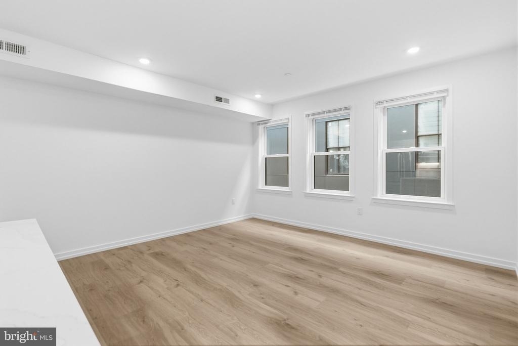 208 Vine Street - Photo 8