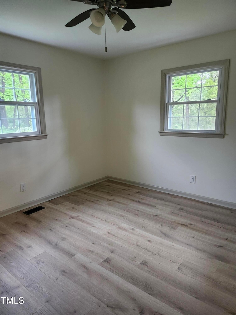 2546 Ardsley Drive - Photo 3
