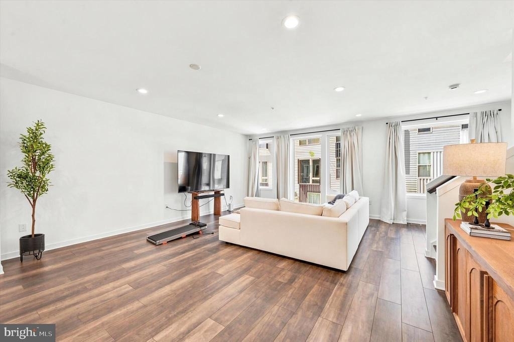 3005 Birchview Walk - Photo 3