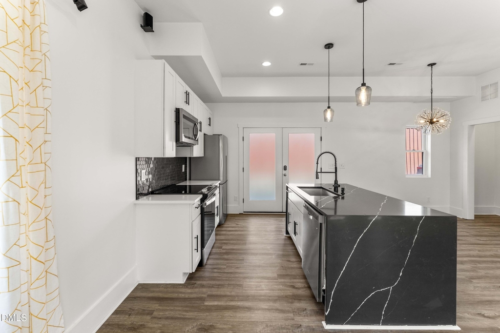 203 Nelson Street - Photo 5