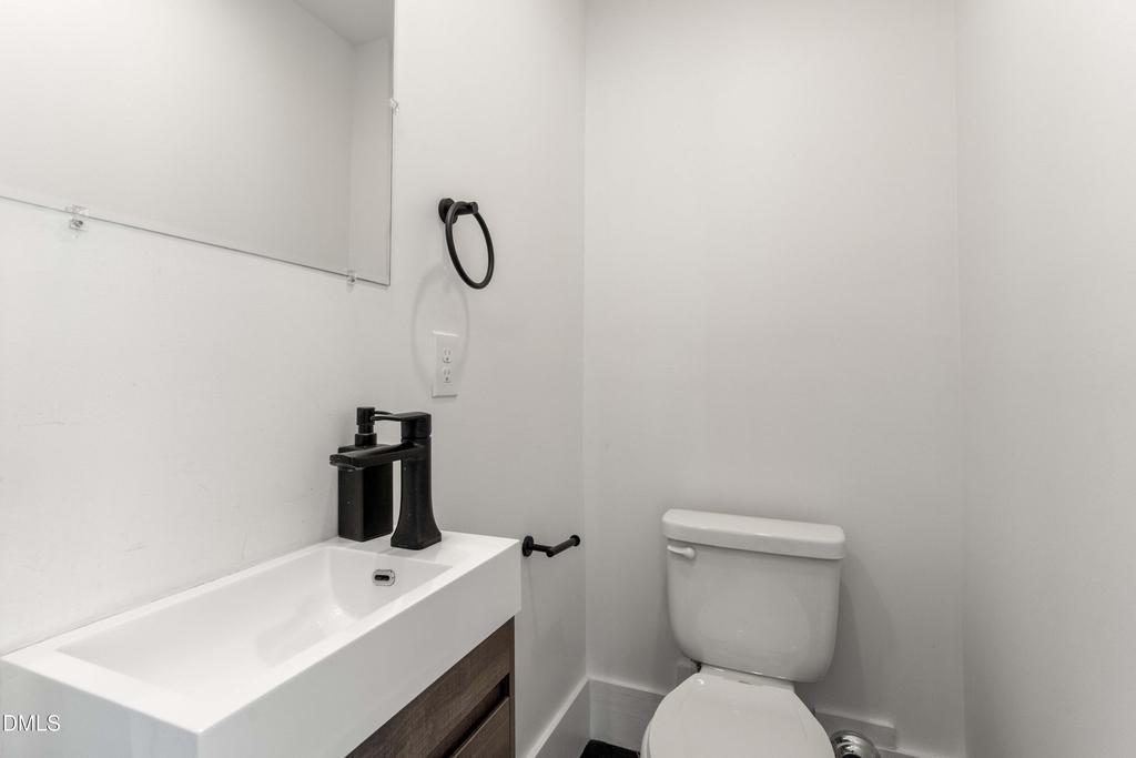 203 Nelson Street - Photo 8