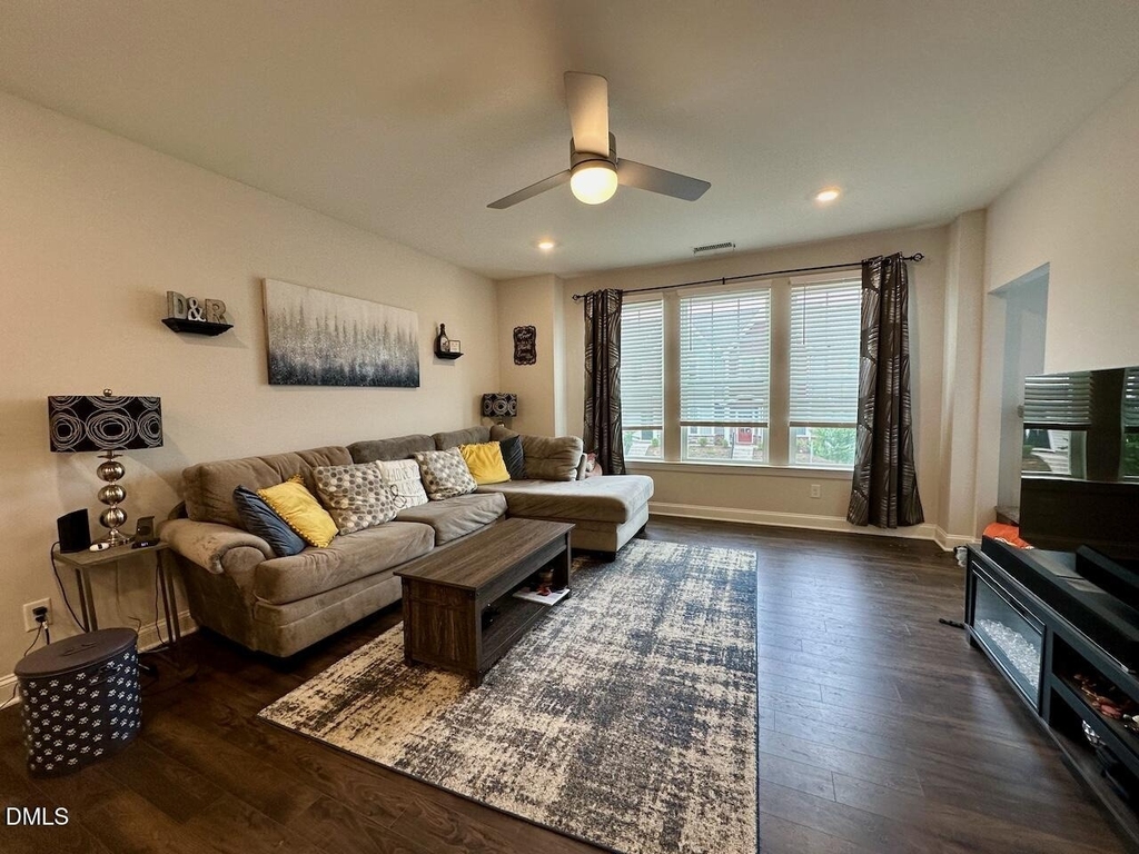 230 Marietta Way - Photo 2