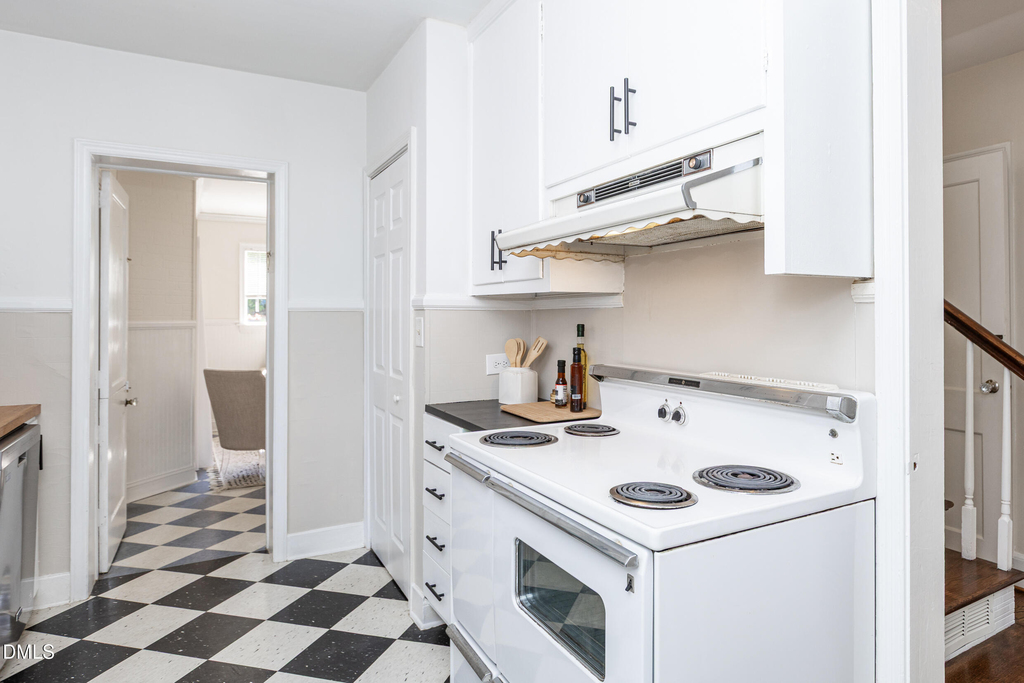 2414 Farthing Street - Photo 12