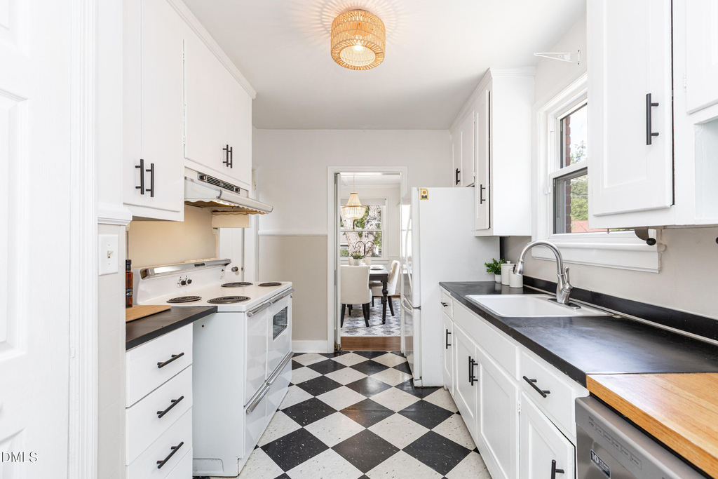 2414 Farthing Street - Photo 13