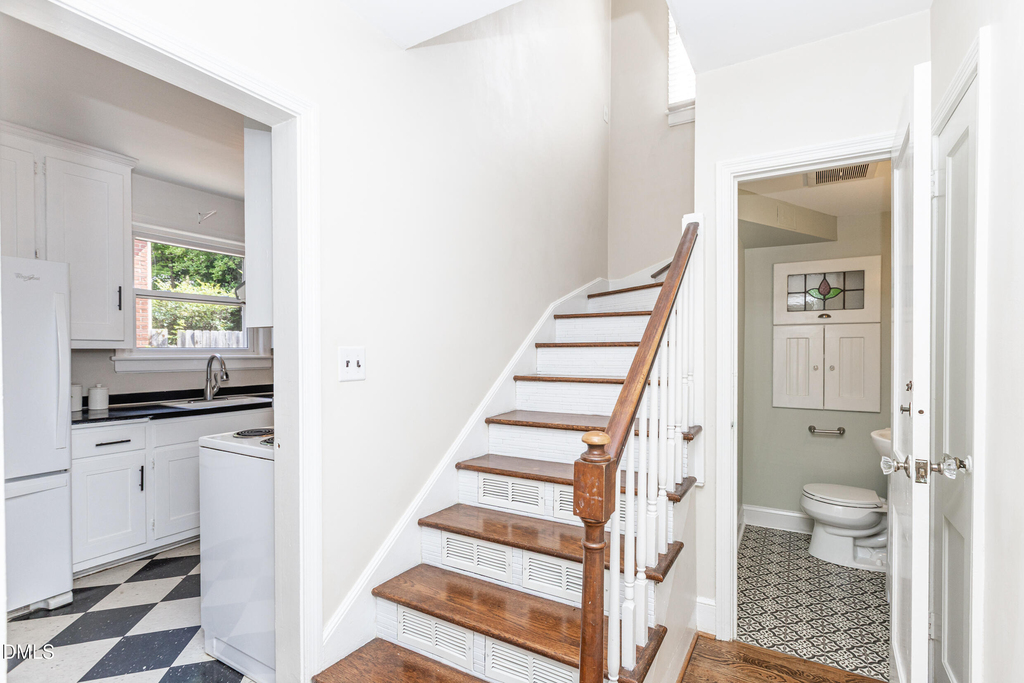 2414 Farthing Street - Photo 9