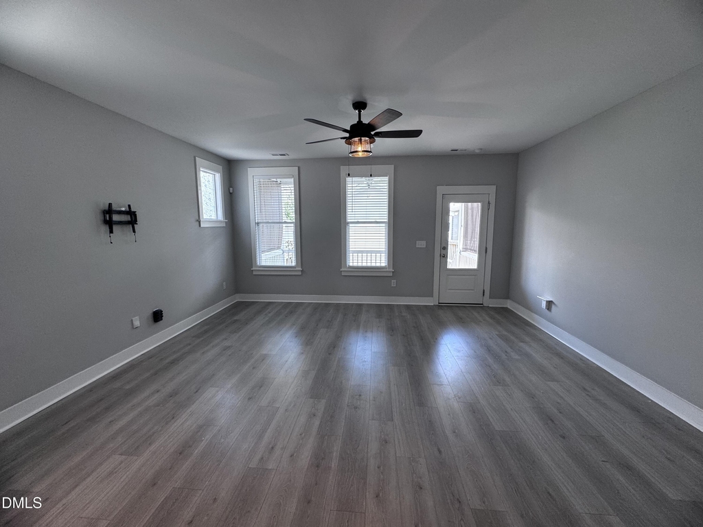 440 Douglas Falls Drive - Photo 3
