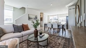 8207 Brodie Ct - Photo 3