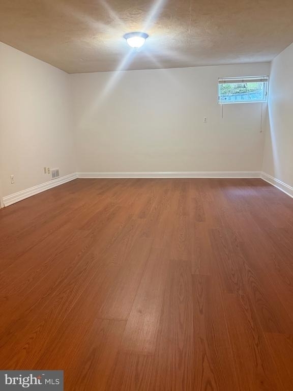 105 Montrose Avenue - Photo 22